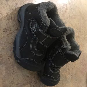 Keen boots 9